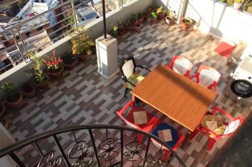 Restaurant, Natures Treat Homestay in Tansen