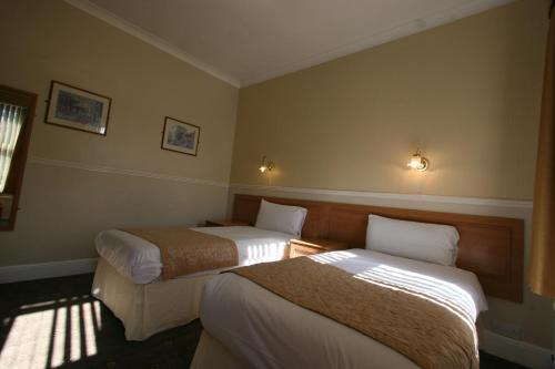 Grange Moor Hotel - image 11