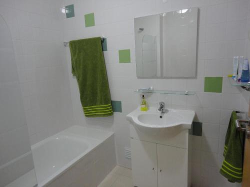  Monte Gordo, 2 bedroom apartament near ocean, Algarve in Monte Gordo