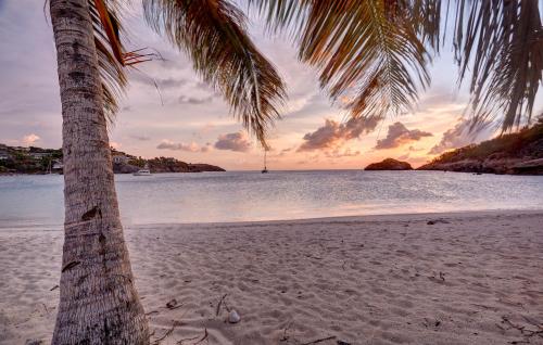 This photo about Royalton Antigua Resort and Spa - All Inclusive shared on HyHotel.com