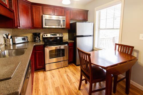 The Dahlonega Square Hotel