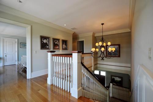 Exceptional Hilltop Orchard Estate - image 8