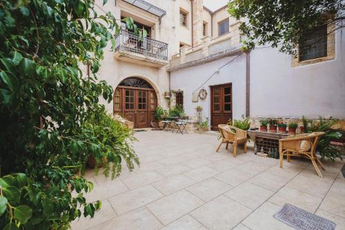 Iconic Cretan Stone Mansion - Location, gîte - Kambánion