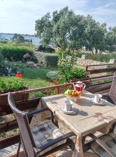  Apartmani Punta, Pension in Sukošan