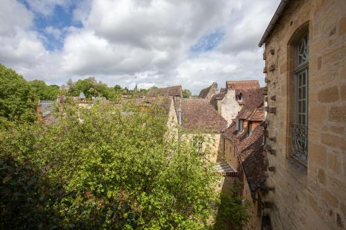 LE GENIS - image 5