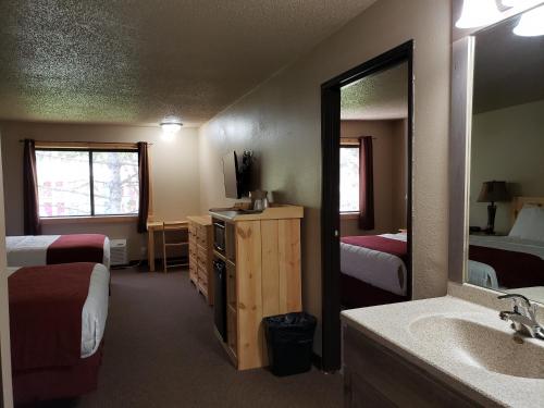 Woodside Dells Hotel & Suites