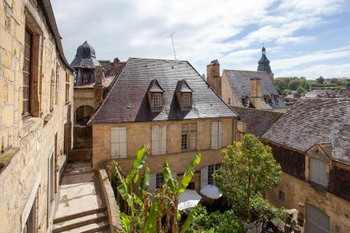 LE GENIS - image 4