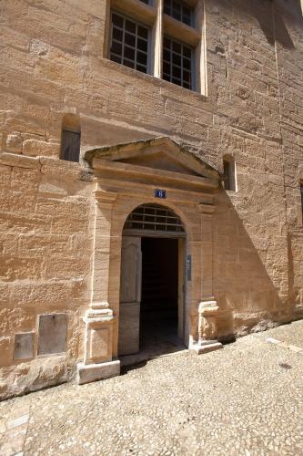 LE GENIS - image 3