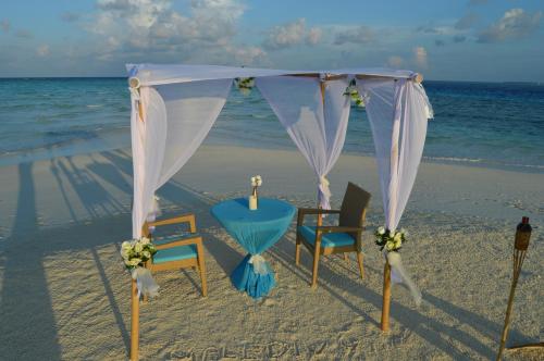 Banquet hall, Kinan Retreat Maldives in Vaavu Atoll