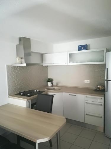 Two-Bedroom Apartment room in Baška Voda - Apartmani Vesna