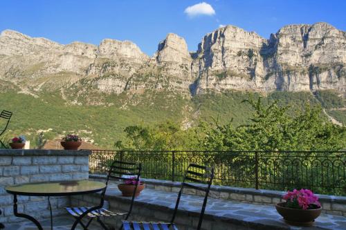 Kilátás, Arkefthos Mountain Hotel in Papingo városközpont