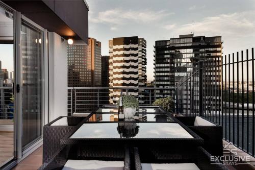 Exclusive Stays - Boulevard Penthouse