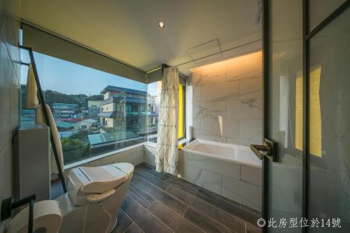 Létesítmények, Watermark Hotel near Sun Yat-sen Nemzeti Egyetem