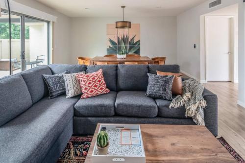 Stunning 2BR Home in Scottsdale by WanderJaunt - image 7
