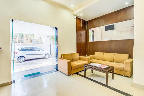 Lobby, Hotel Dreamland in Lonavala