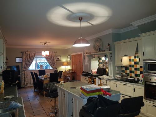 Highfield house bed and breakfast COLLINSTOWN in เควัน