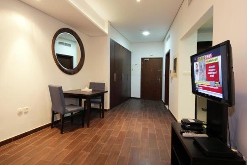 Signature Holiday Homes - The Matrix Tower Studio Apartment - image 6