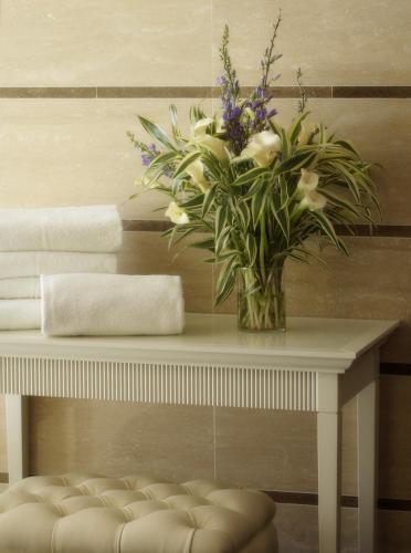 Hotel Tiffany's - image 10