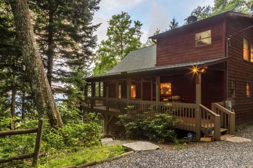 3 Bed 2 Bath Vacation home in Sylva - image 4