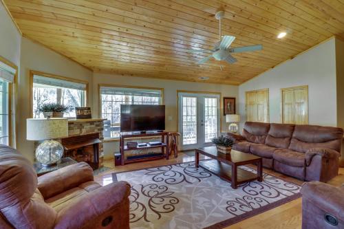3 Bed 2 Bath Vacation home in Whittier - image 5