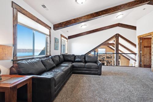 8 Bed 5 Bath Vacation home in Fish Haven - image 6