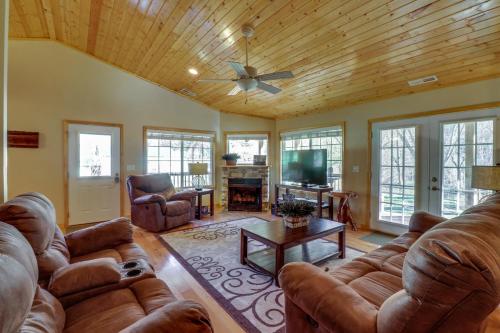 3 Bed 2 Bath Vacation home in Whittier in Whittier, USA
