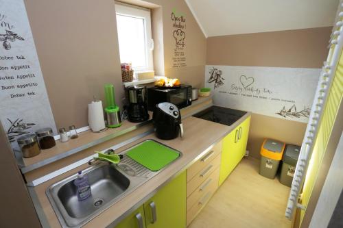 Cocina, Lux Living Apartments BUDIČ near Terme Čatež (Lux Living Apartments BUDIC near Terme Catez) in Dobrna