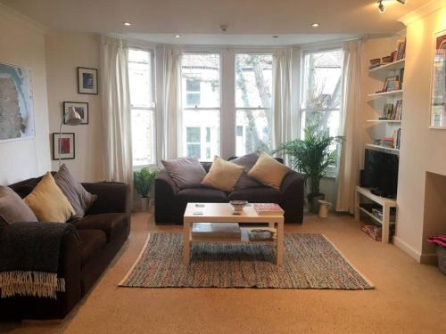 Modern 2 Double Bedroom Flat Near Gloucester Road, , Bristol