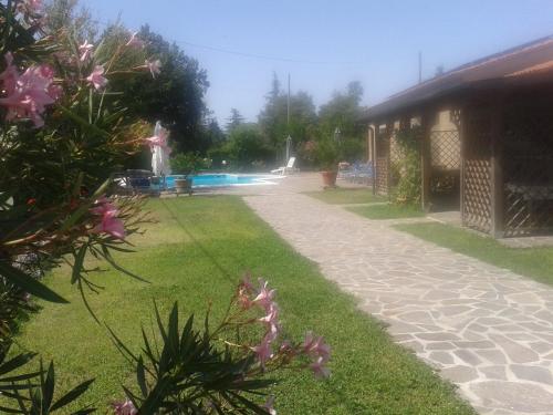 2 bedrooms, 4 beds