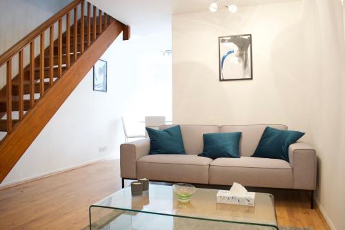 Newly Refurbished 2 Bedroom Bermondsey House