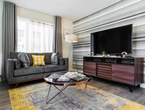 Fortified Luxury Apartment - image 11