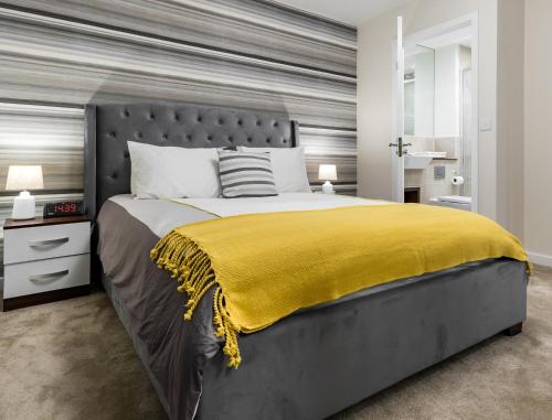 Fortified Luxury Apartment - image 5