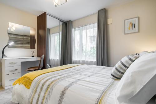 Fortified Luxury Apartment - image 10