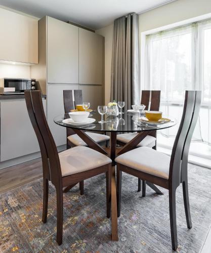 Fortified Luxury Apartment - image 6