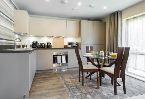 Fortified Luxury Apartment - image 3