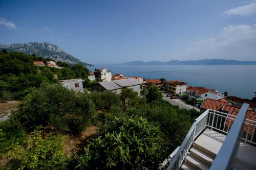 Beach Gornja Vala - Drvenik - Dalmatia Split - Croatia | Beachrex.com