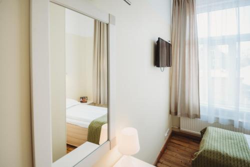 Economy Hotel - image 6
