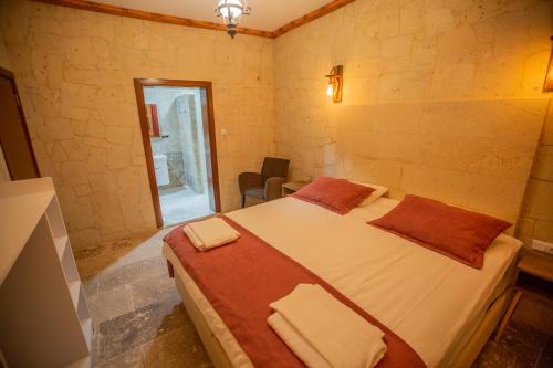 Capiedra Hotel - image 9
