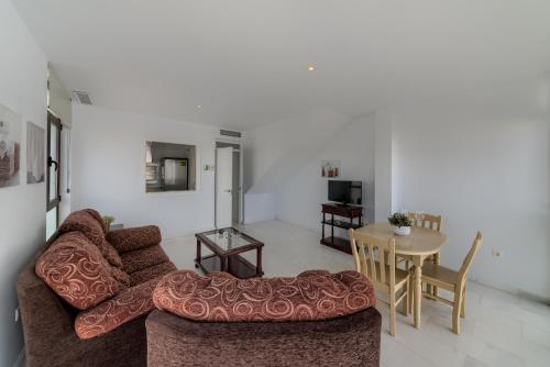 Apartamentos Villas Flamenco Rentals - image 9