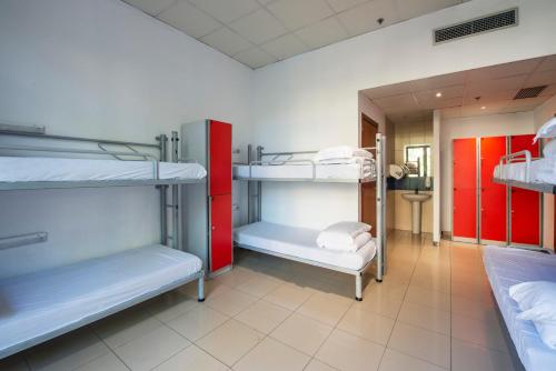 1 bunk bed