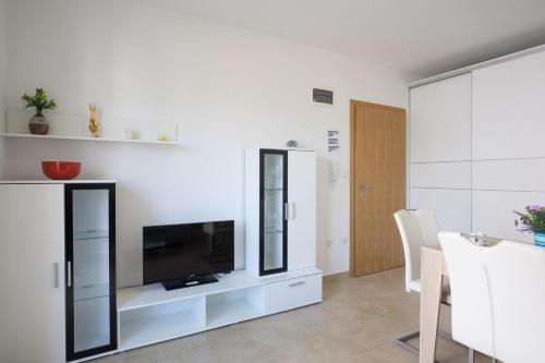 One-Bedroom apartment Standard image 10