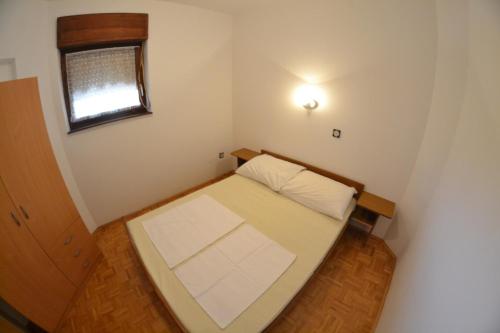  Apartments Zitnik in Lopar