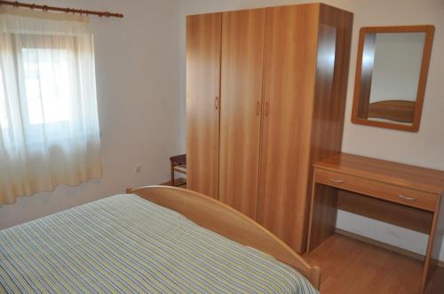  Apartments Jaska in Lopar