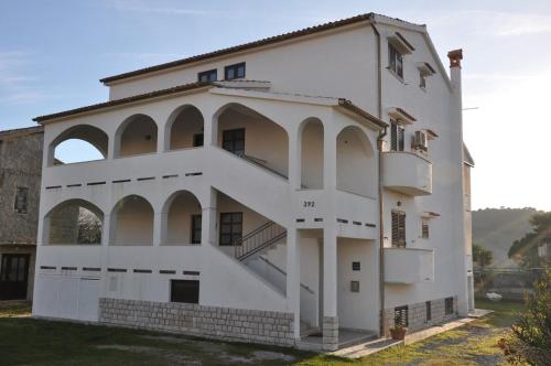  Apartments Jaska in Lopar