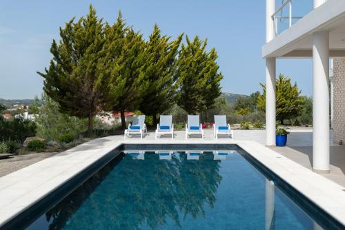  Hilltop Luxury Villa in Pastida