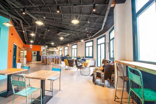 sala de TV, Safestay Barcelona Passeig de Gracia in Barcelona