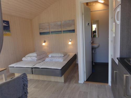 1 queen bed