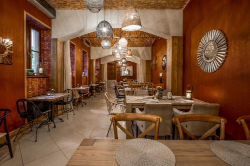 Restaurant, POETIKA apartments in Presov