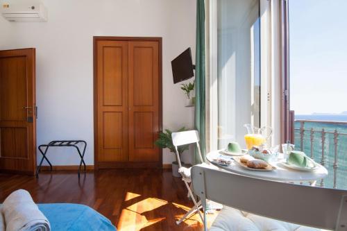 NapoliCentro Mare - Sea View Rooms & Suites, Neapel (Foto 8)