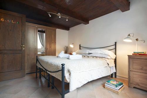 Best Location w/ Breathtaking Views Chic Palace - image 4